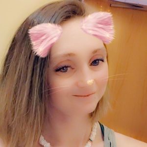 Meet your Posher, Eva